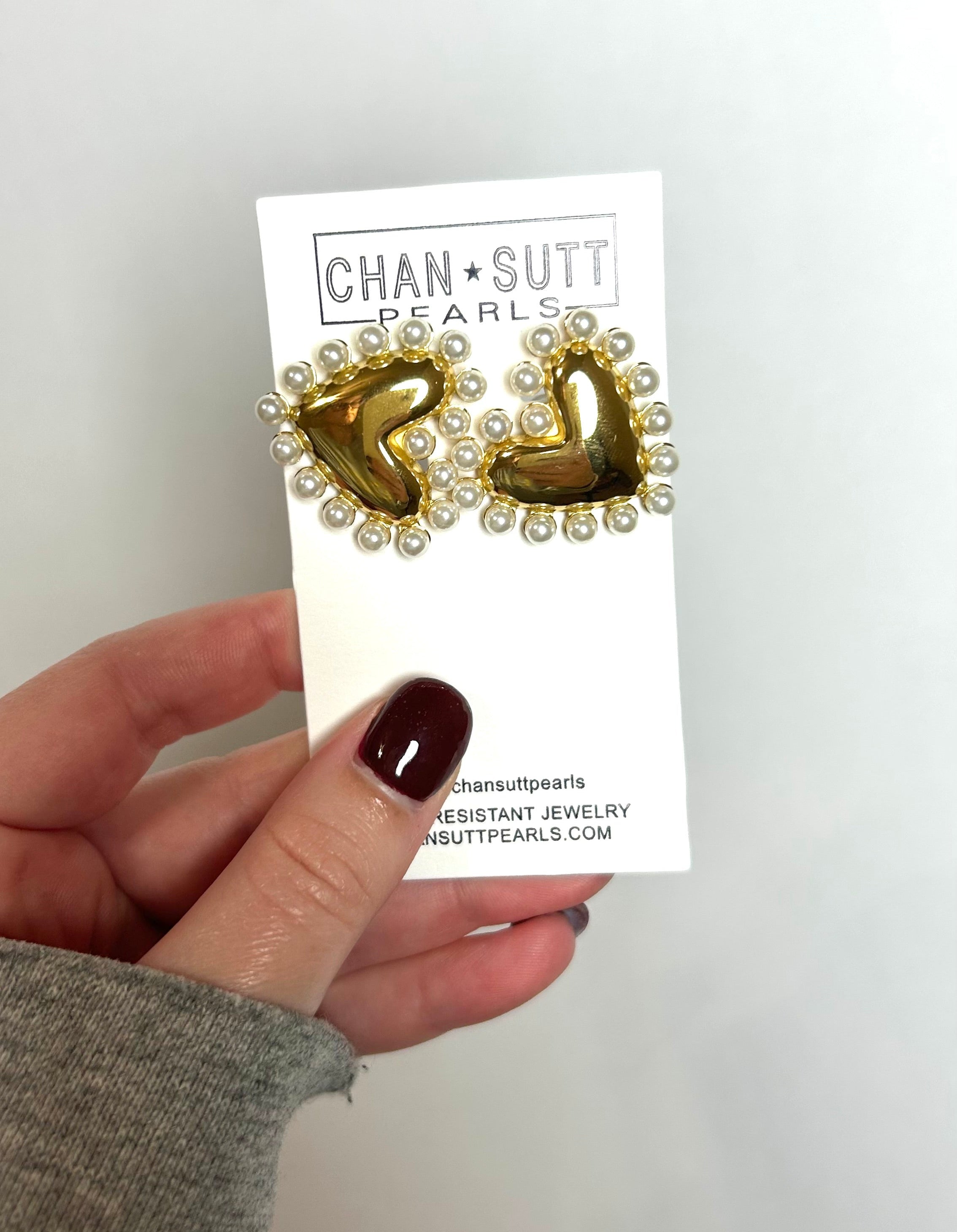 Pearl Heart Earrings- Gold